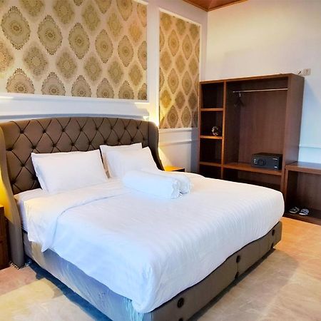 גילי טרוונגן Gili Beachfront Suites מראה חיצוני תמונה