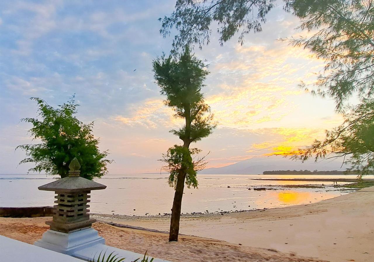 גילי טרוונגן Gili Beachfront Suites מראה חיצוני תמונה