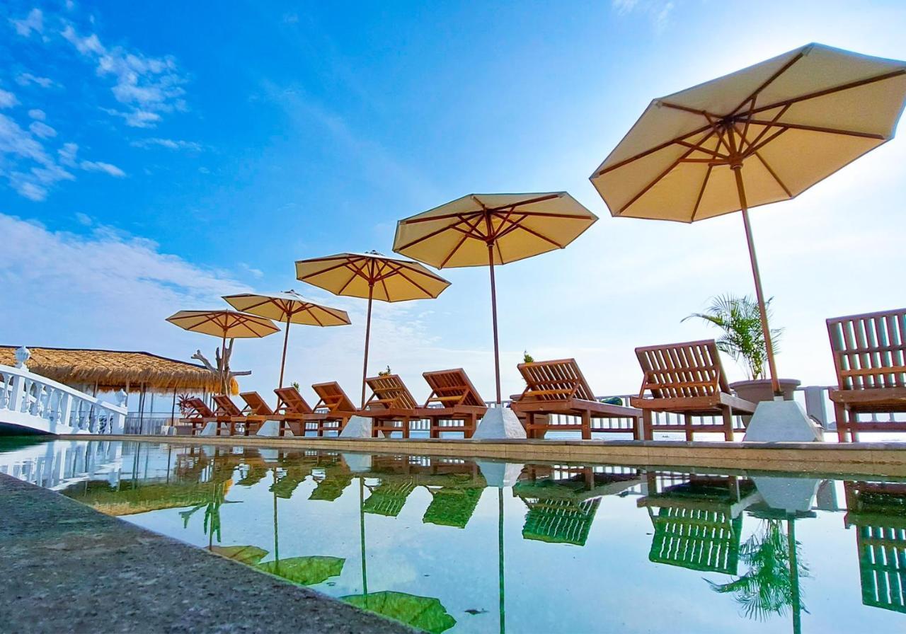 גילי טרוונגן Gili Beachfront Suites מראה חיצוני תמונה