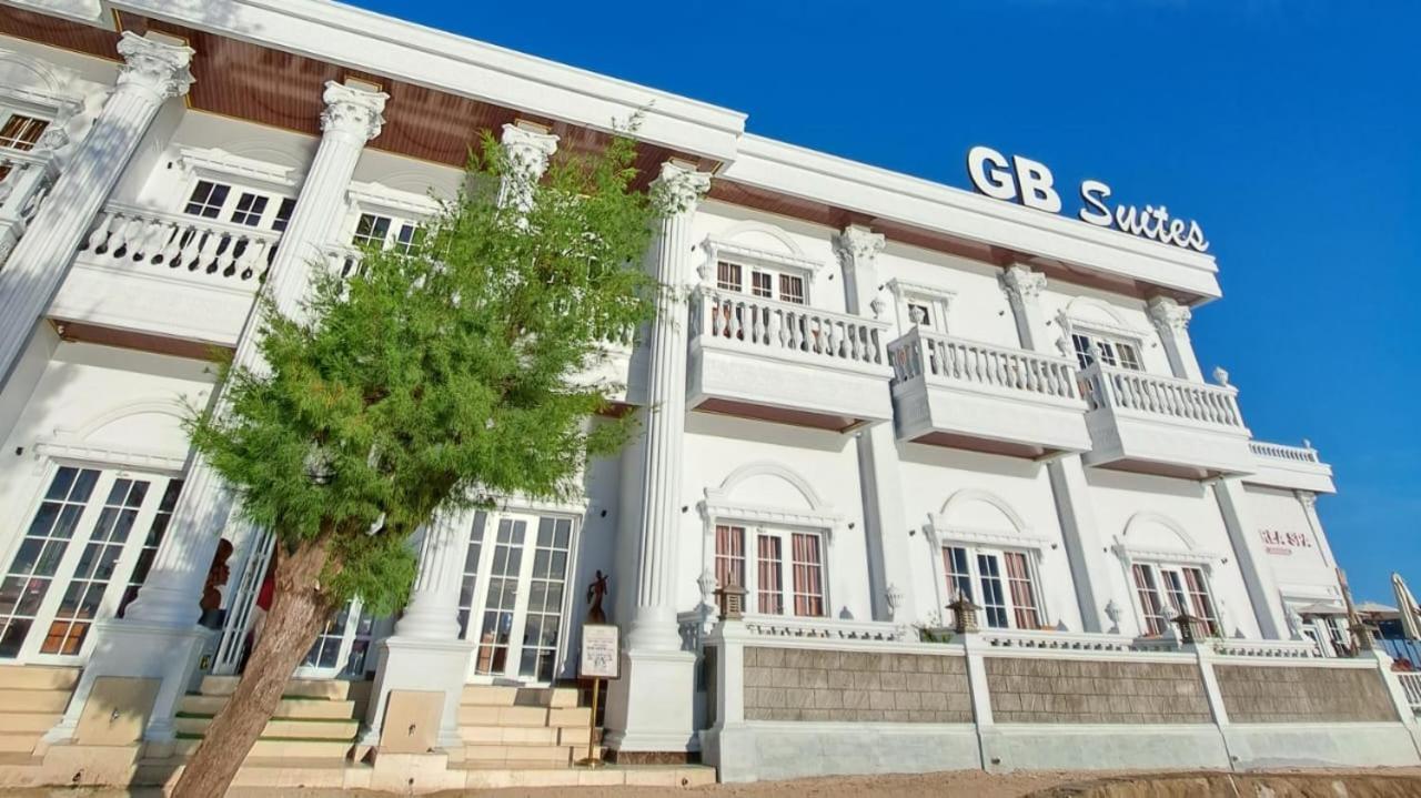 גילי טרוונגן Gili Beachfront Suites מראה חיצוני תמונה